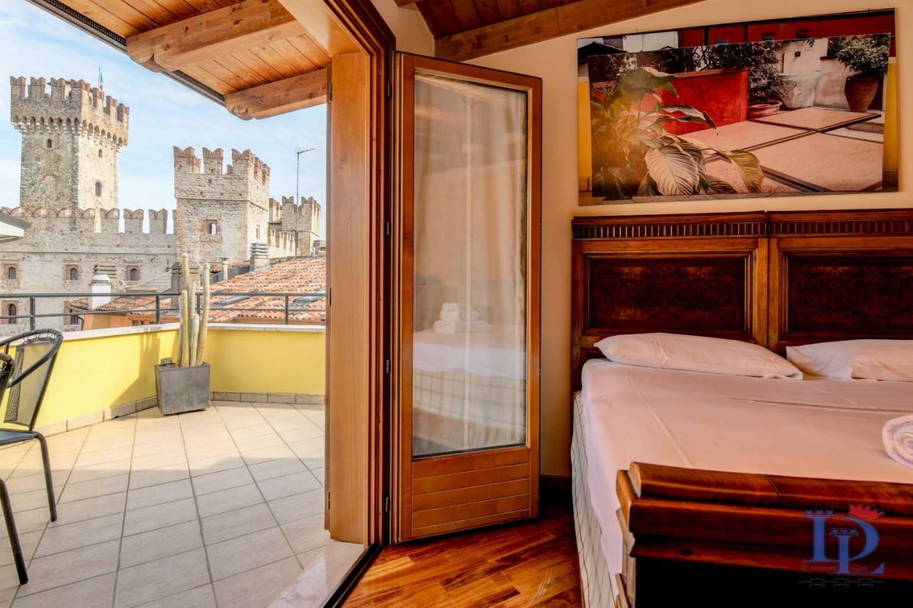 Desenzanoloft Official Partner Marriott Homes & Villas -Penthouse Never Say Never Sirmione Castle View 外观 照片